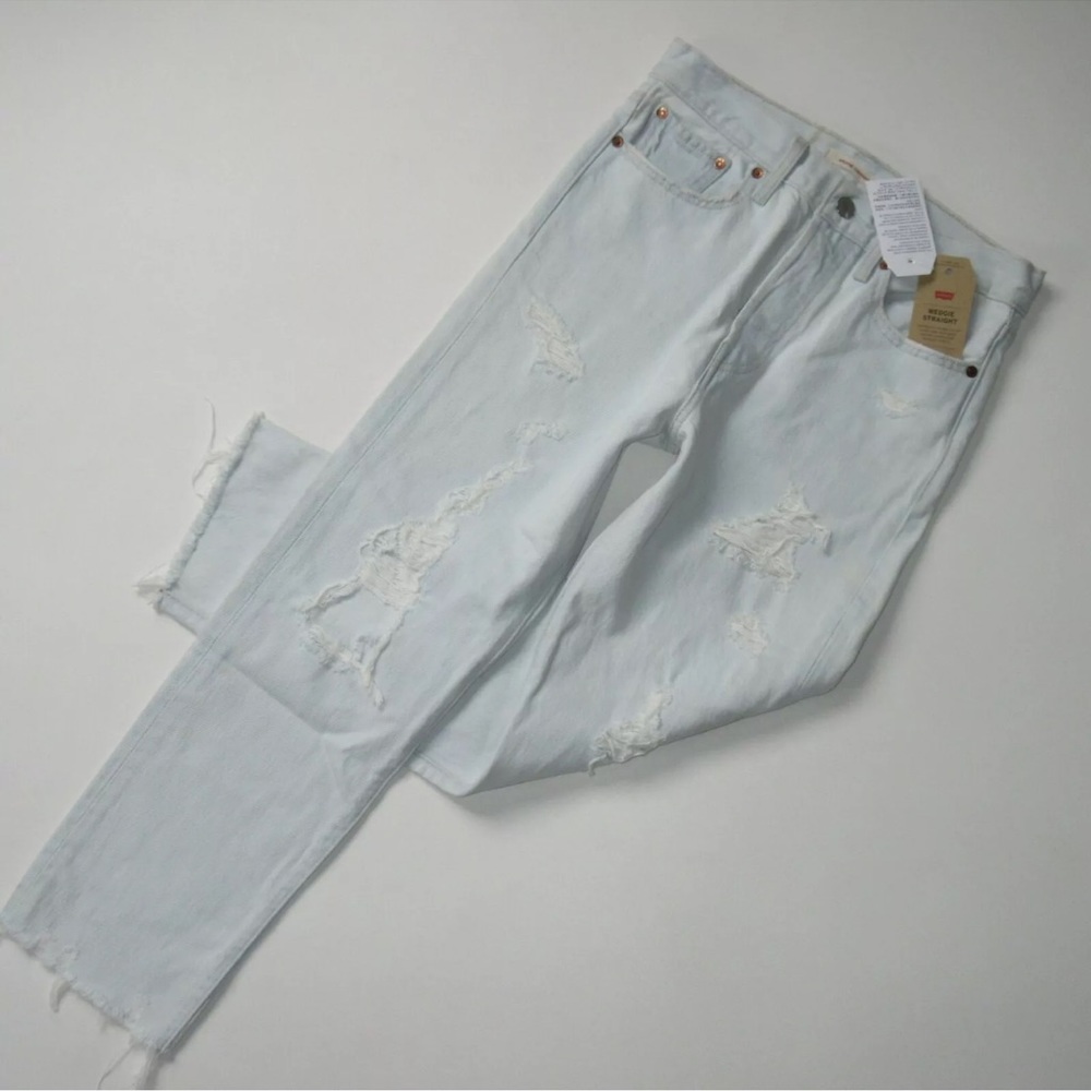 NWT Levi's Wedgie Straight in Thin Ice Destroyed Rigid Denim Crop Jeans 29